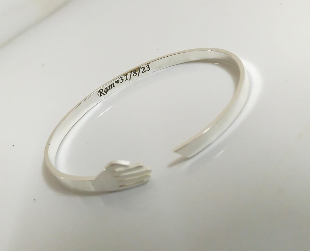 Hug Bracelet