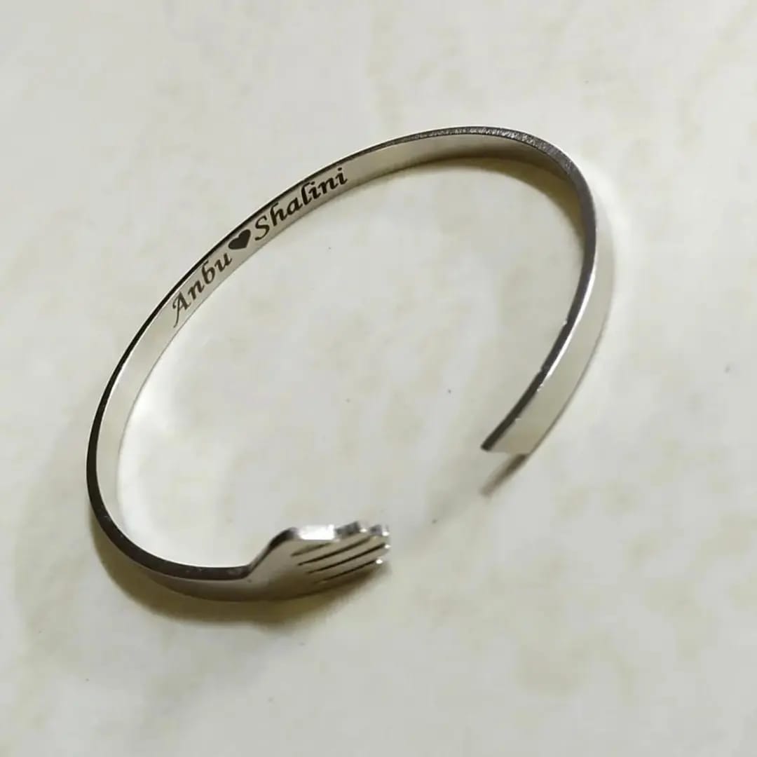 Hug Bracelet