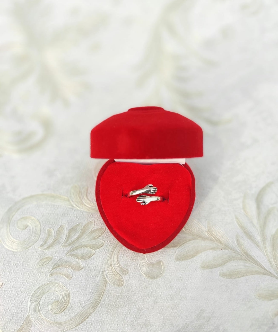 Hug Ring