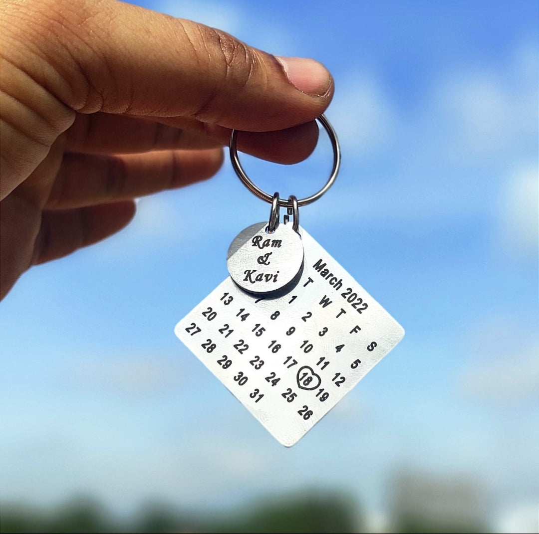 Personalized Calendar Keychain with Date Giftify