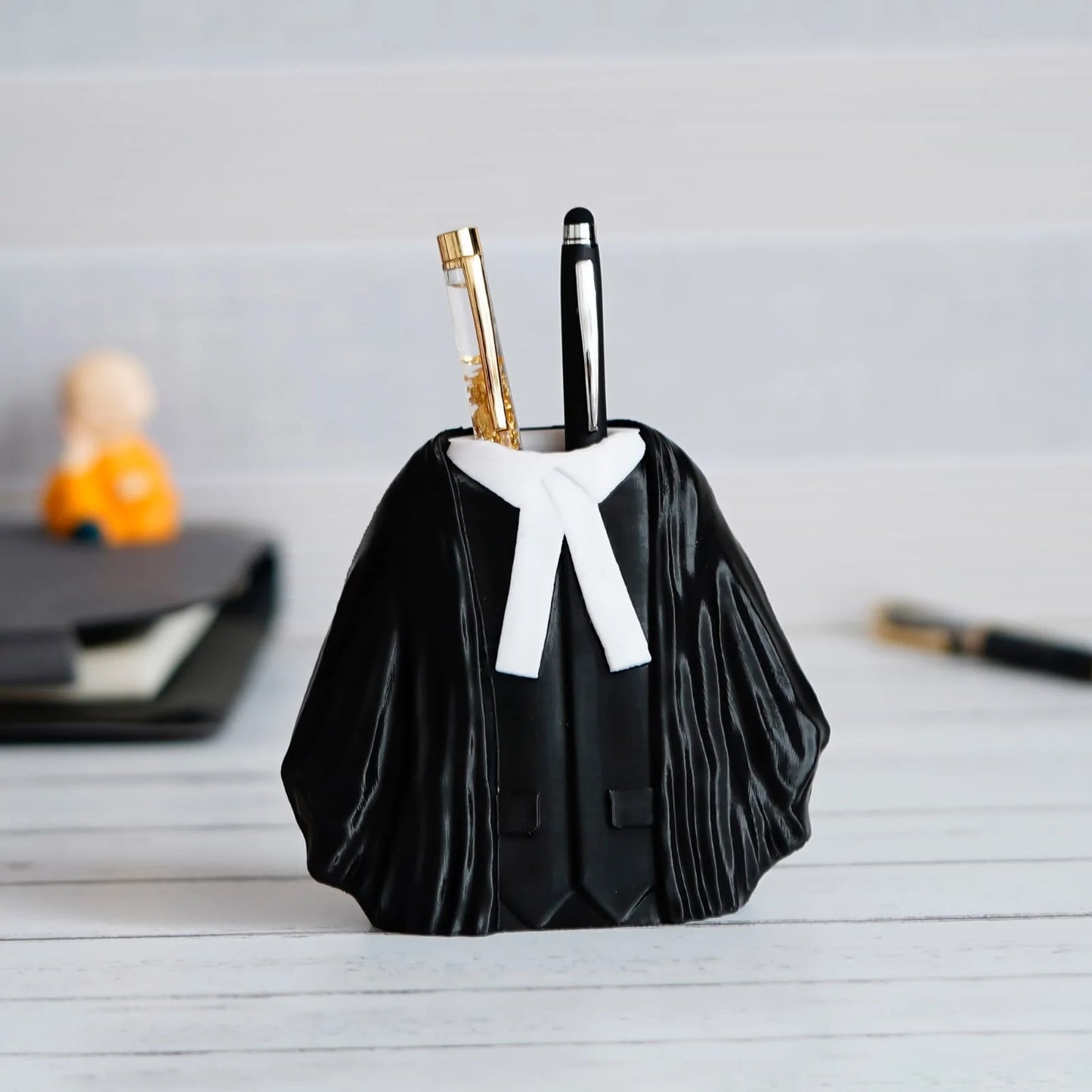 Advocate Pen Stand