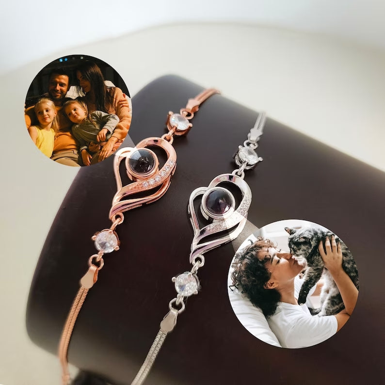 Bracelet with Photo Projection